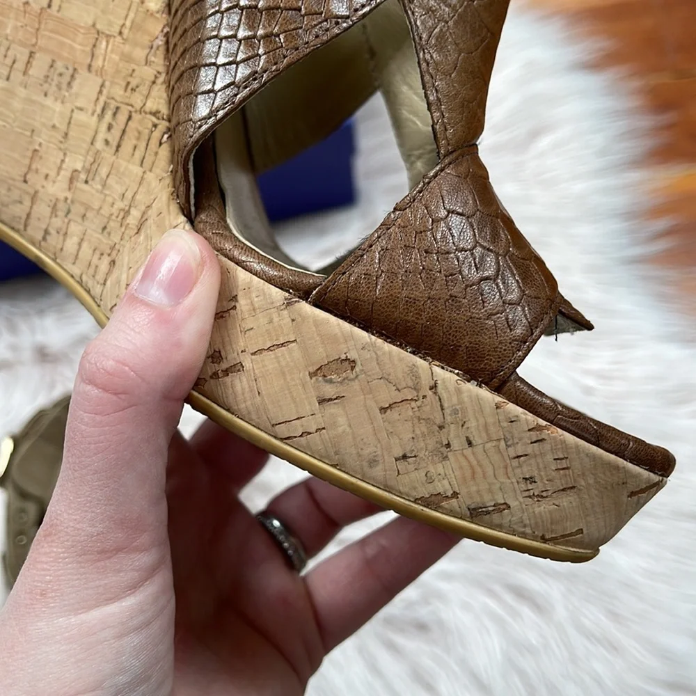 Stuart Weitzman Safety Wedge in Toffee Brown Snake Print Sz 10 - Picture 15 of 15